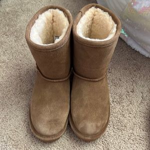 Girls bear paw size 3